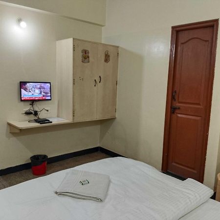 Hotel O Sri Vijaya Palace Lodging Bangalore Buitenkant foto