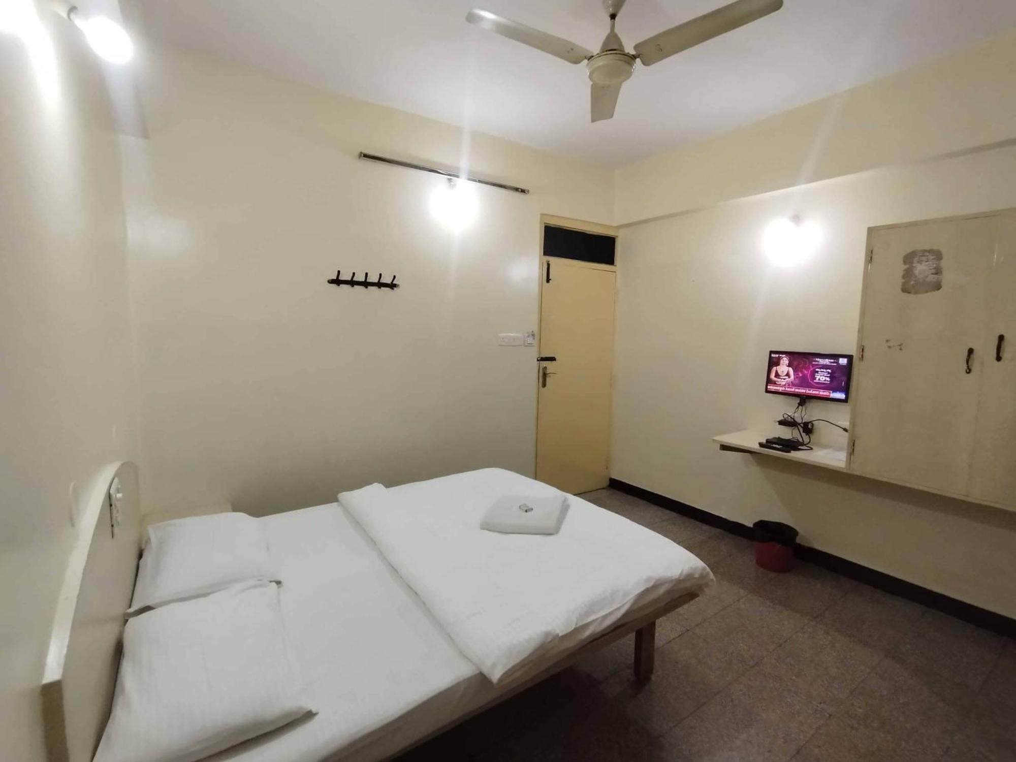 Hotel O Sri Vijaya Palace Lodging Bangalore Buitenkant foto