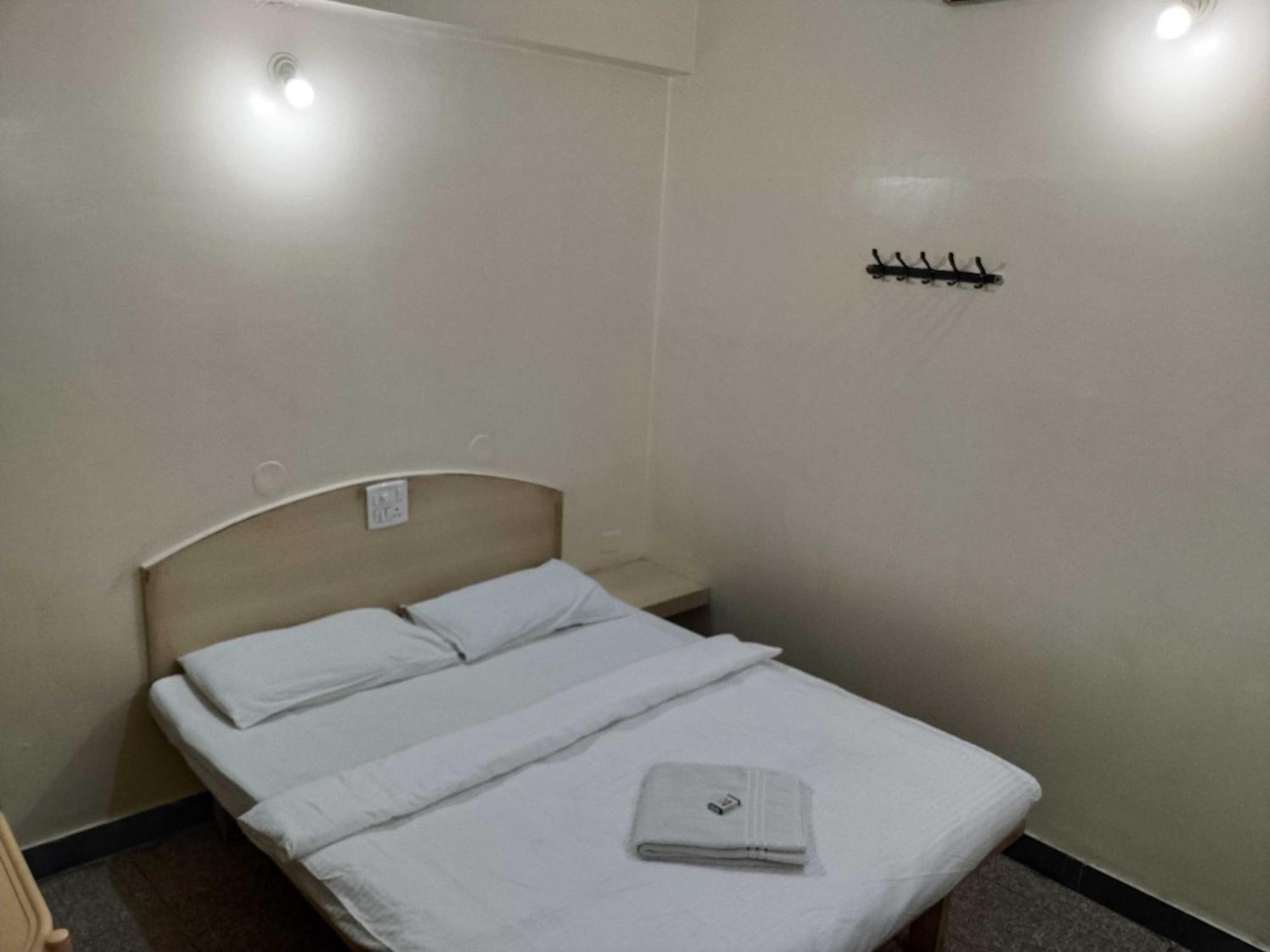 Hotel O Sri Vijaya Palace Lodging Bangalore Buitenkant foto